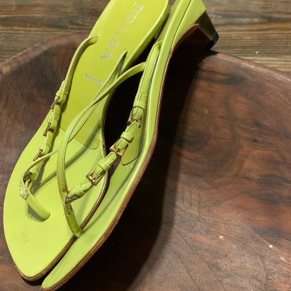 SOLD!  Sz 8.5  sweet vintage prada kitten heels - Picture 5 of 13